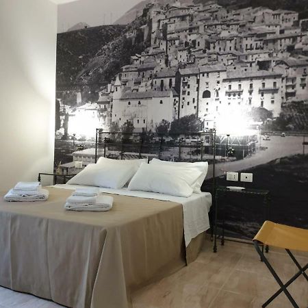 Porta Marina Guest Rooms Scalea Eksteriør bilde
