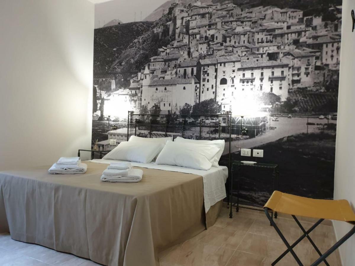 Porta Marina Guest Rooms Scalea Eksteriør bilde