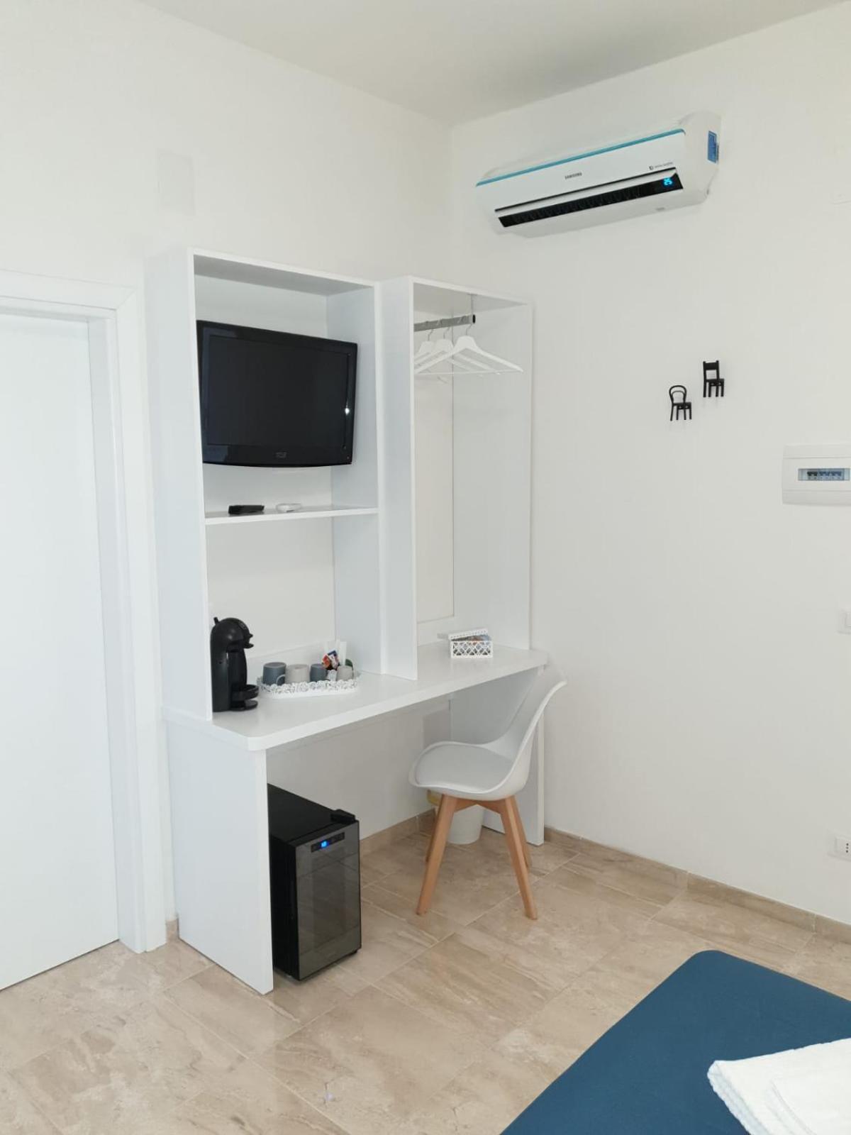 Porta Marina Guest Rooms Scalea Eksteriør bilde
